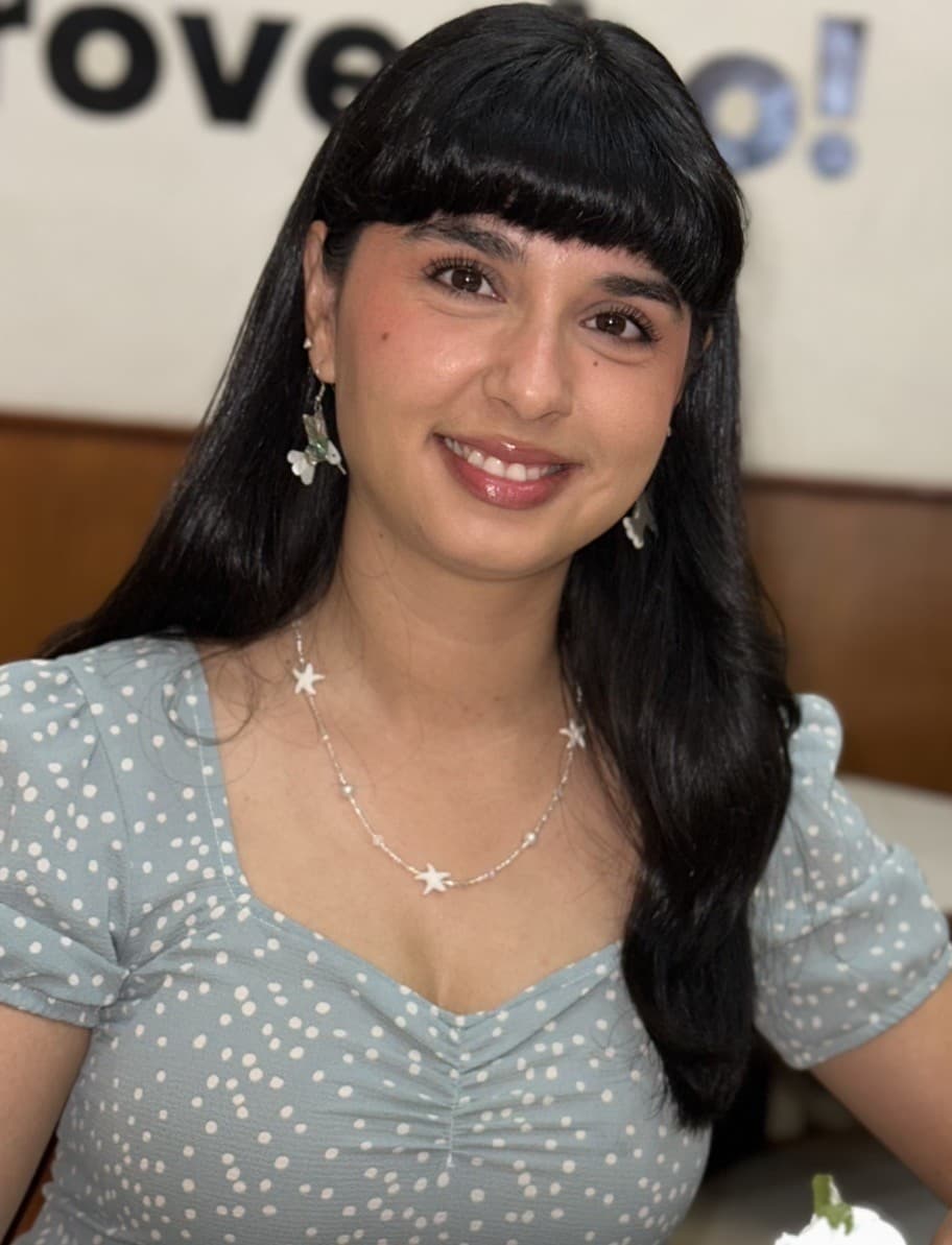 Laura Flores