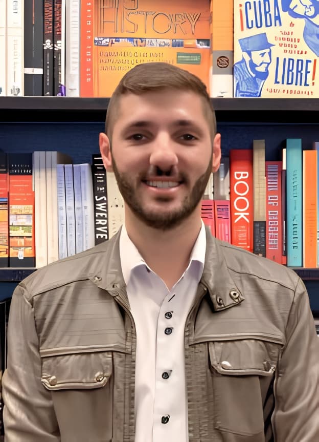 Thiago Arellano, Language Program Director 路 Spanish & Portuguese Instructor at Workplace Languages