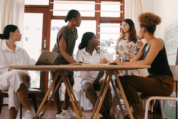 A Guide to Incorporating Language Learning Programs for Shift Workers